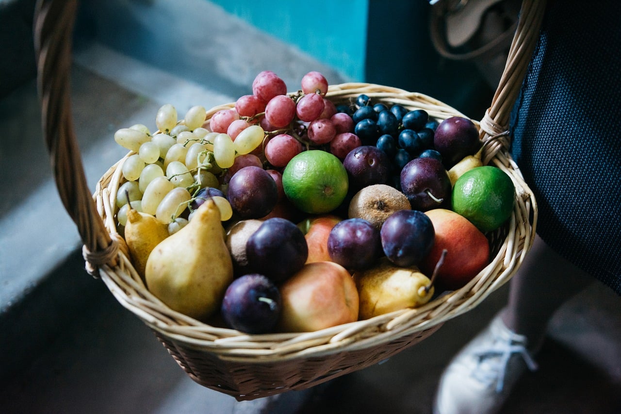 Harvest Timing and Storage: How to Pick Fruit at Its Peak and Keep It There